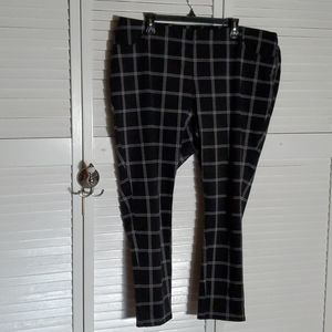 Black and White Jeggings           (item030)
